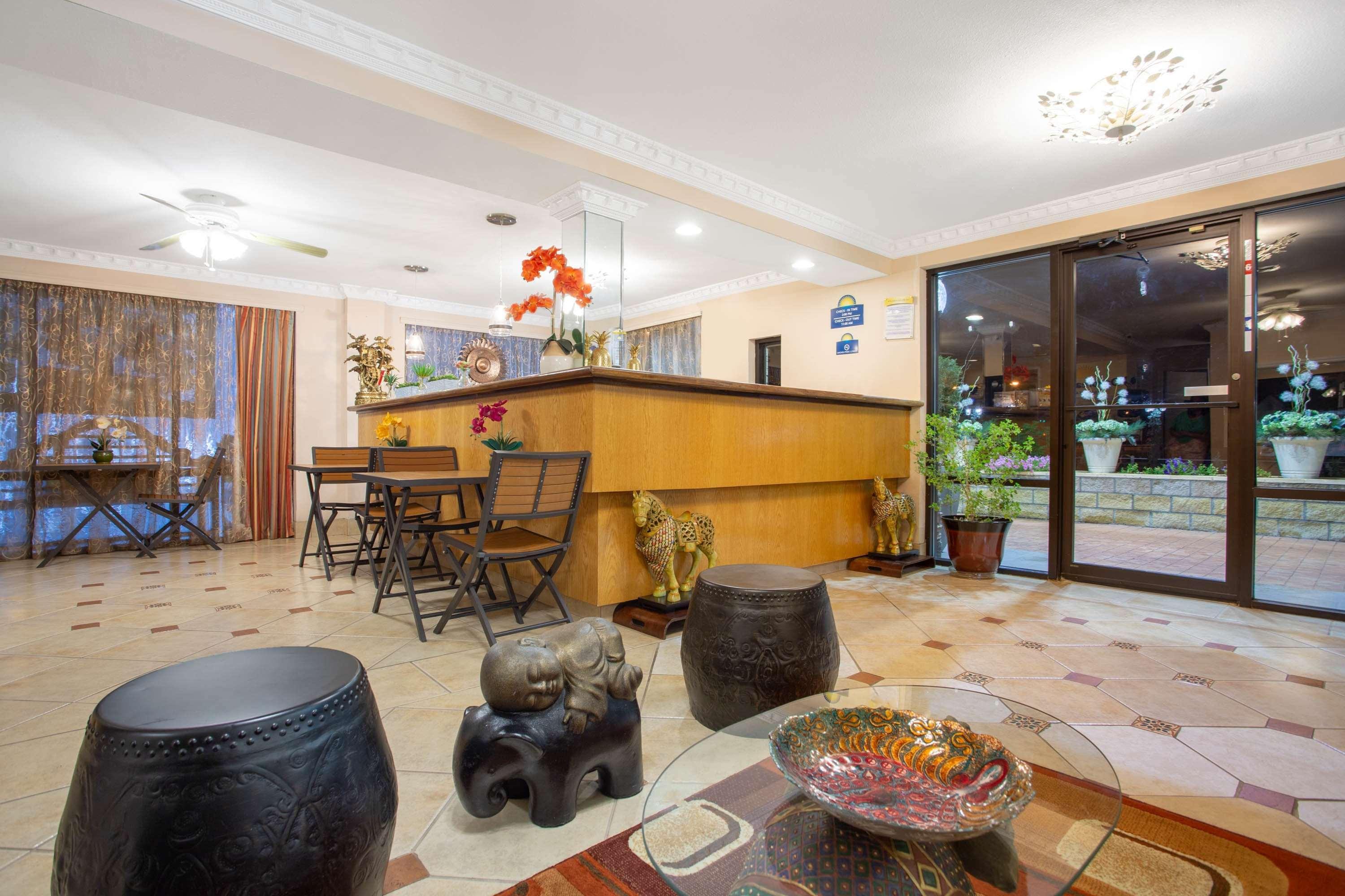 Days Inn By Wyndham Лейк Сити Екстериор снимка